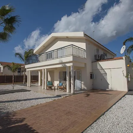 Rent Your Dream Sotira Holiday And Look Forward To Relaxing Beside Your Private Pool, Sotira 1301 Βίλα *