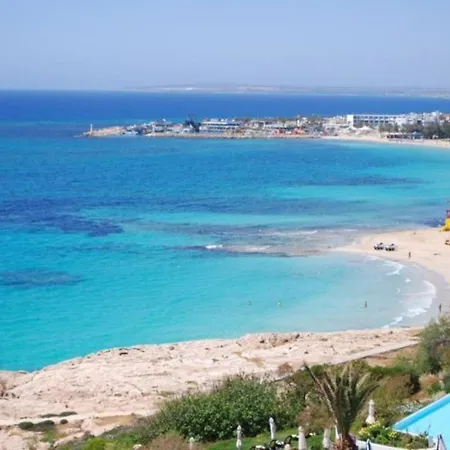 Rent Your Dream Sotira Holiday And Look Forward To Relaxing Beside Your Private Pool, Sotira 1301 Willa *